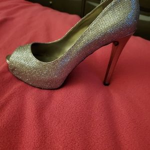 Peep Toe Guess Heels